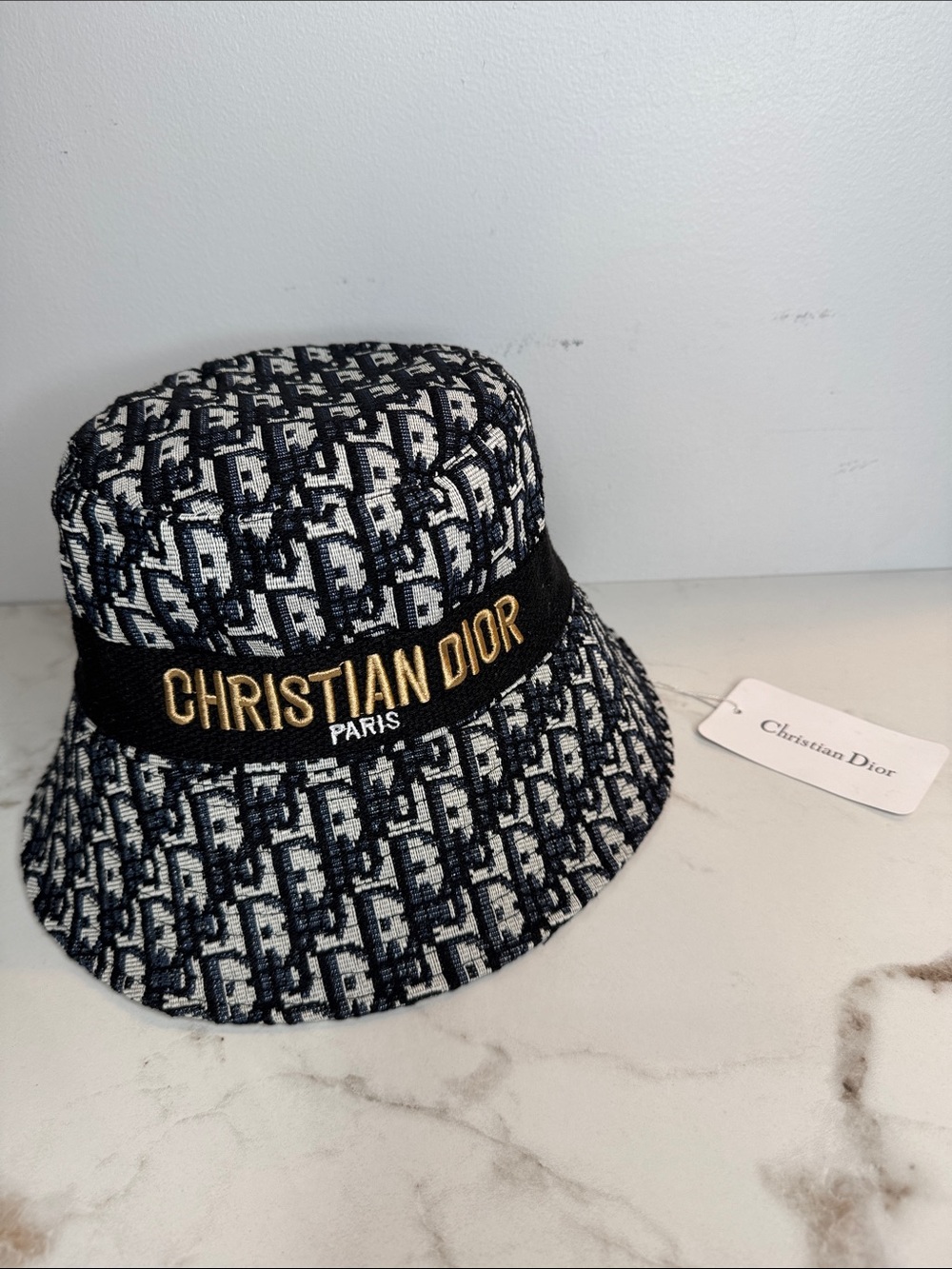 Unisex bucket hat